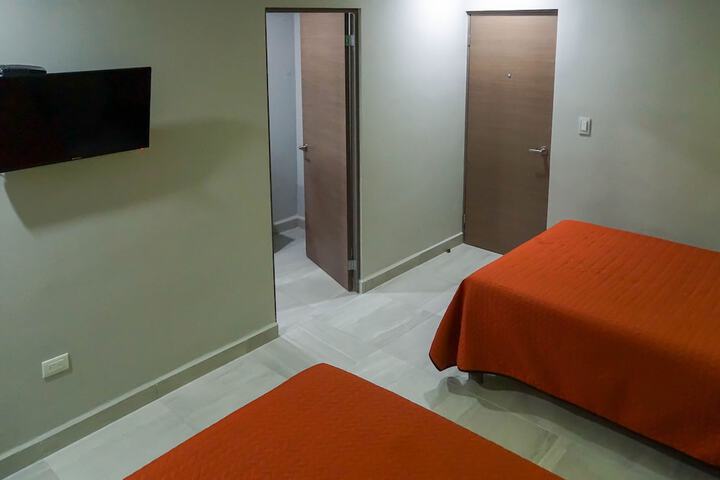 Room 10 of 19