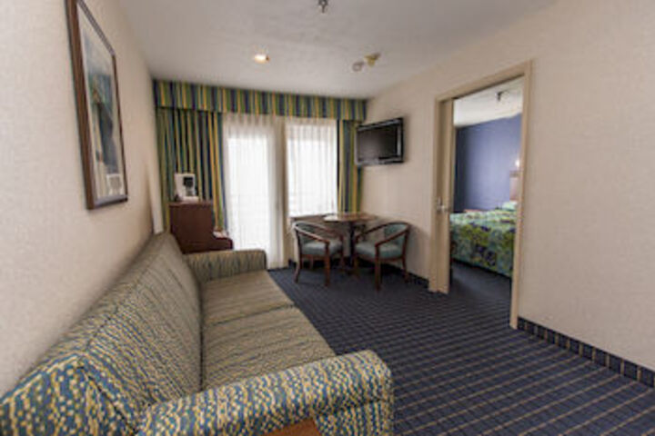 Room 15 of 33