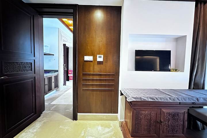 Room 80 of 178