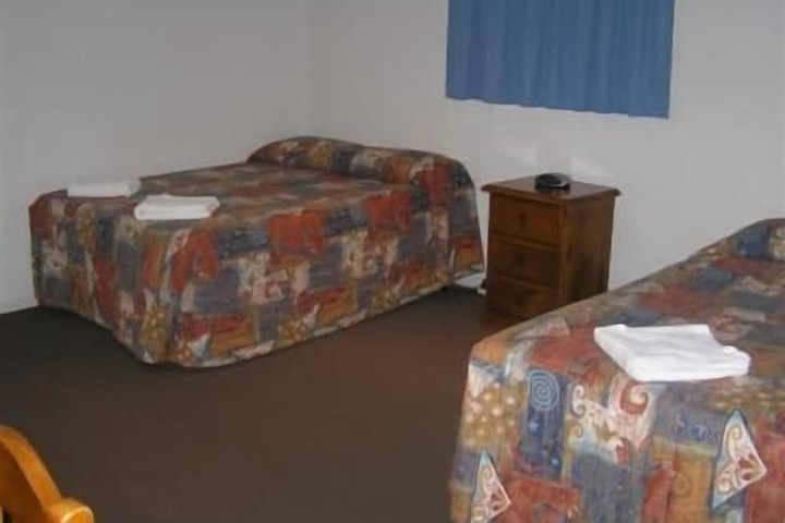 Room 4 of 15