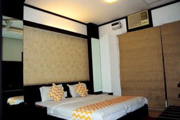Room 21 of 32