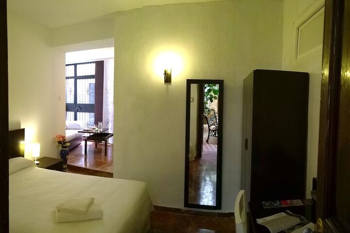 Room 5 of 62
