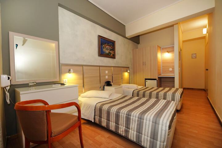 Room 96 of 100
