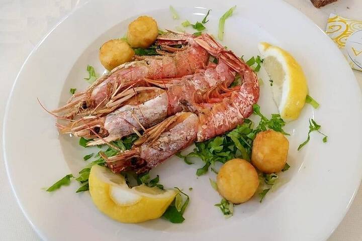 Dining 23 of 44