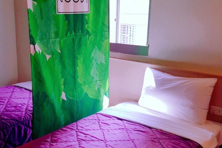 Room 14 of 38