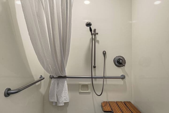 Room 47 of 73