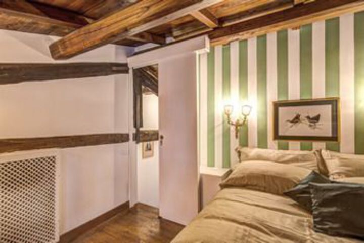 Room 14 of 42