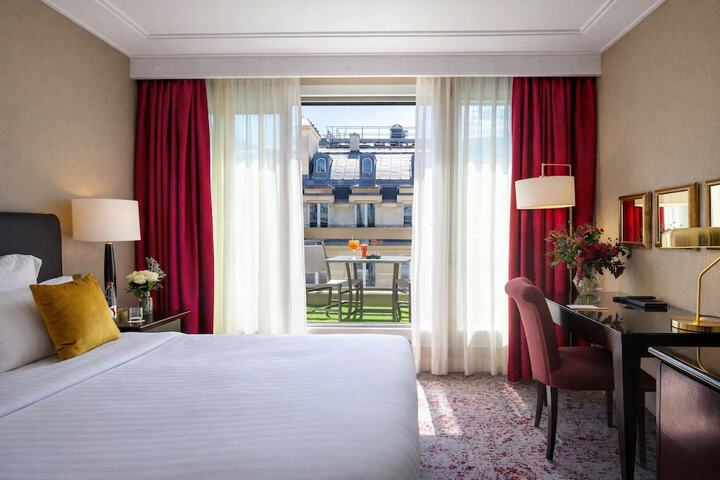 Room 26 of 61
