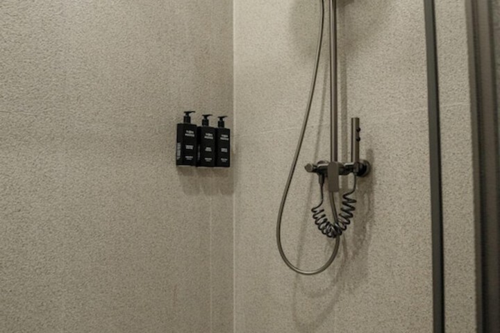 Room 52 of 104