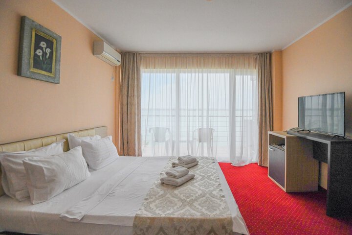 Room 9 of 23