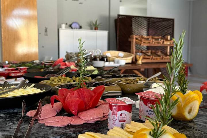 Breakfast/Coffee Service 64 of 131