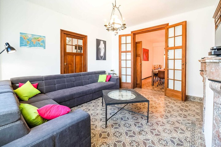 Room 9 of 38