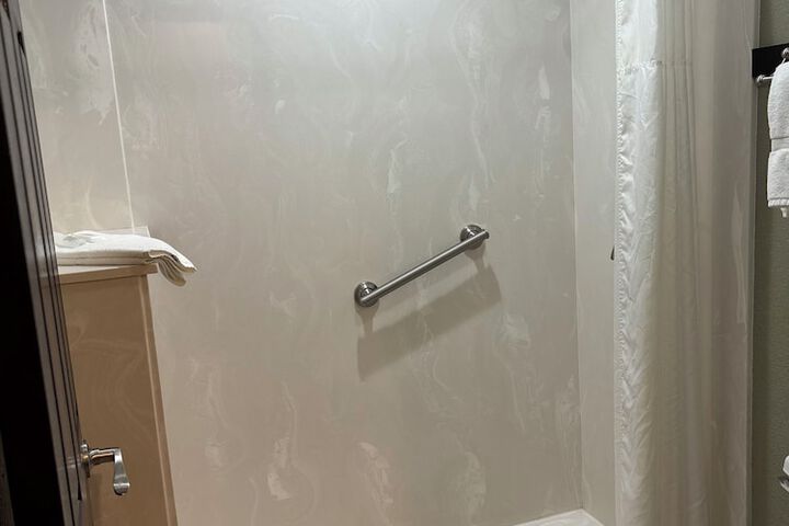 Room 32 of 45