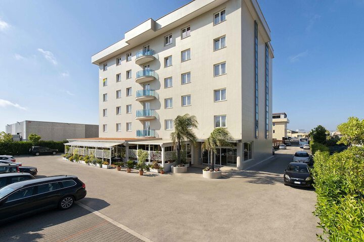 Hotel 82 of 87