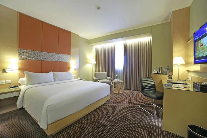 Room 3 of 7