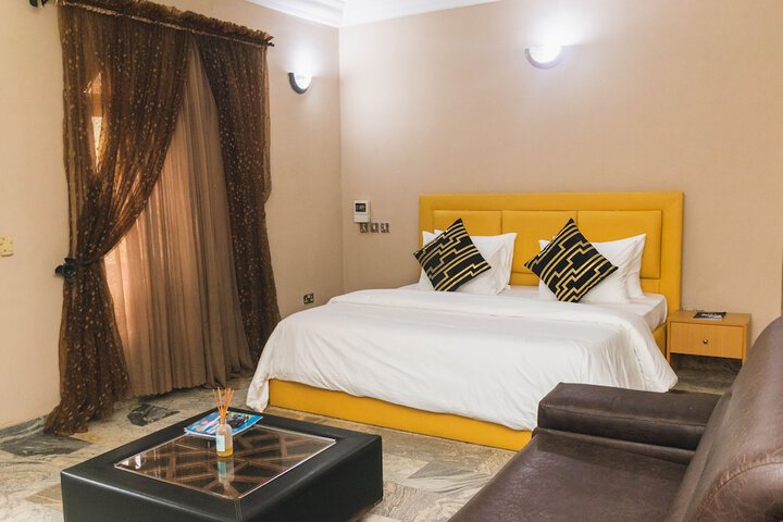 Room 7 of 22