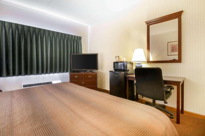 2 Queen Beds (3 of 11)