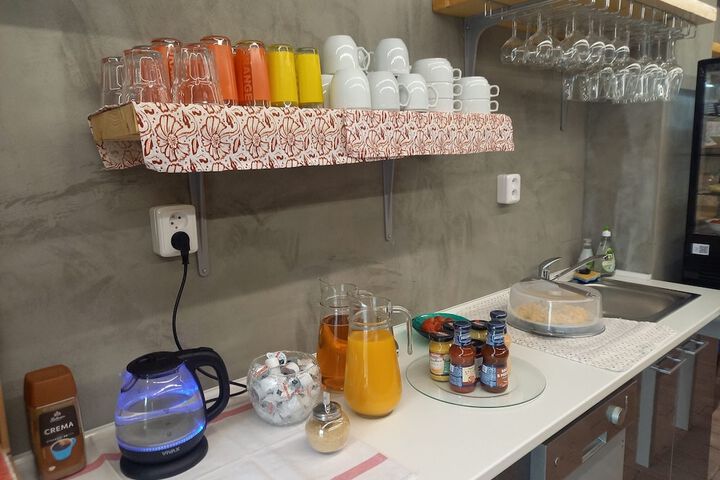 Breakfast/Coffee Service 8 of 16