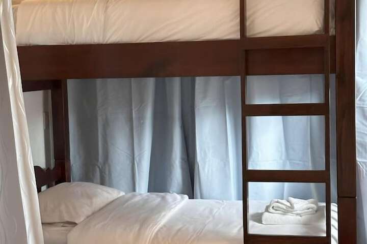 Room 51 of 223