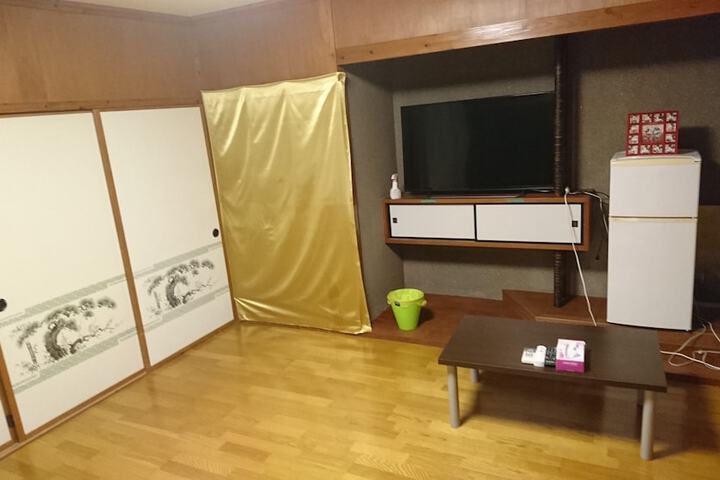 Room 7 of 65
