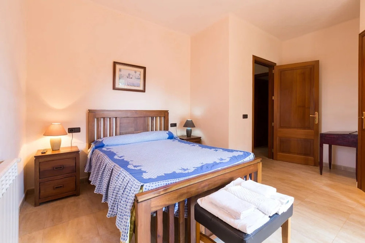 Room 5 of 25