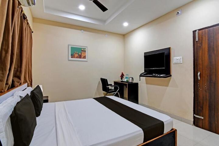 Room 7 of 28