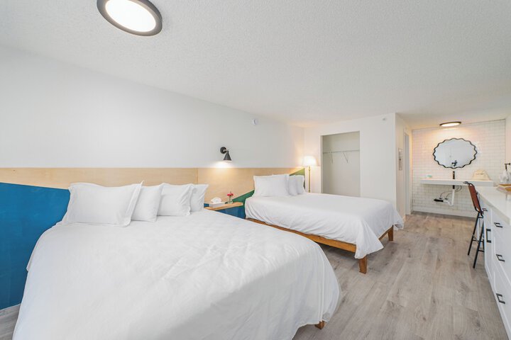 Room 10 of 24