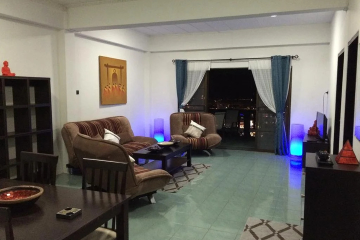 Room 4 of 10