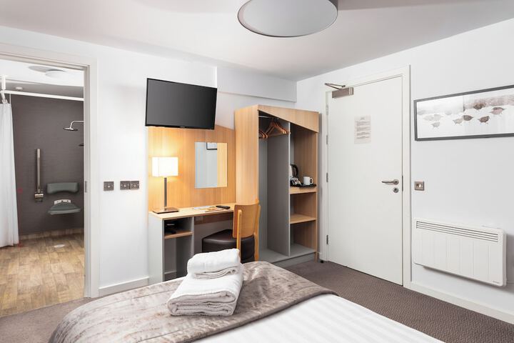 Room 27 of 79