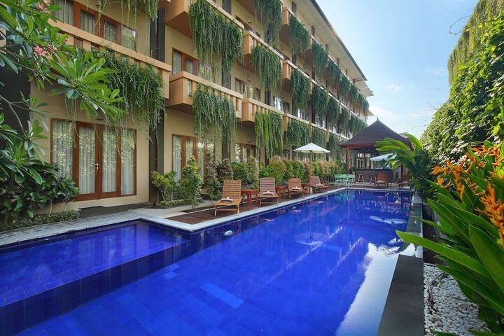 Pool Hotel