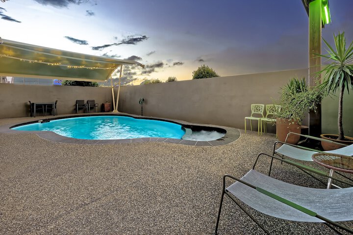 Pool Hotel
