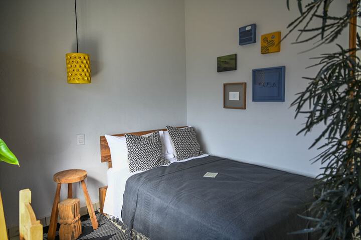Room 9 of 48
