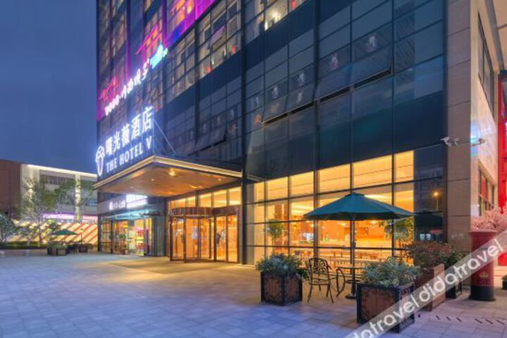THE HOTEL V