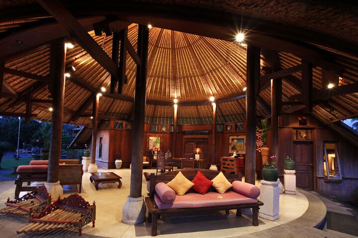 Hotel Lobby