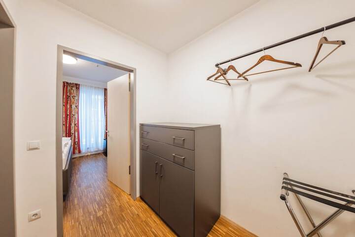 Room 33 of 63