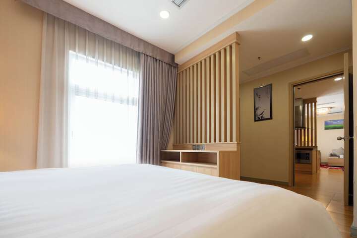 Room 15 of 184