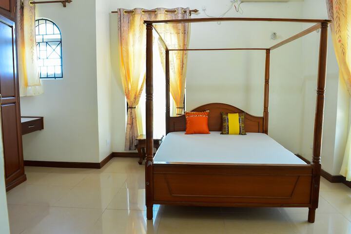 Room 3 of 39