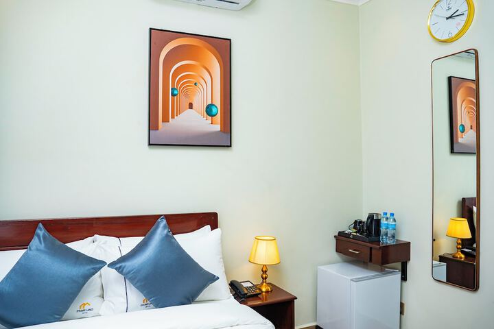Room 8 of 39