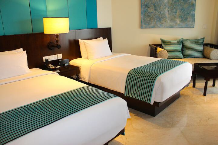 Room 3 of 207