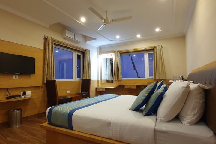 Room 10 of 75