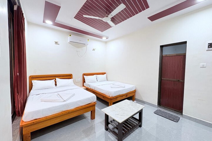 Room 9 of 42
