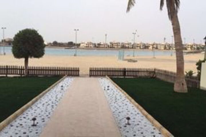 Hotel Exterior 15 of 94