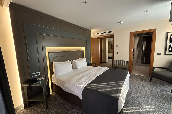 Room 22 of 50