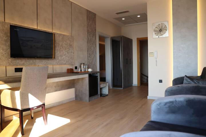 Room 66 of 108