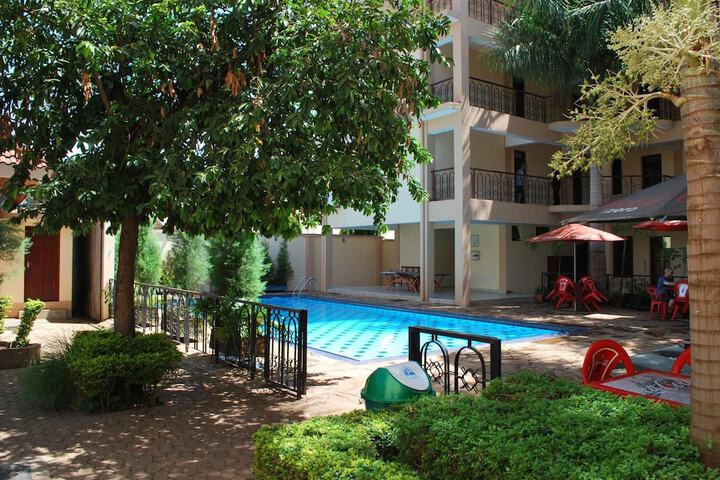 Pool Hotel