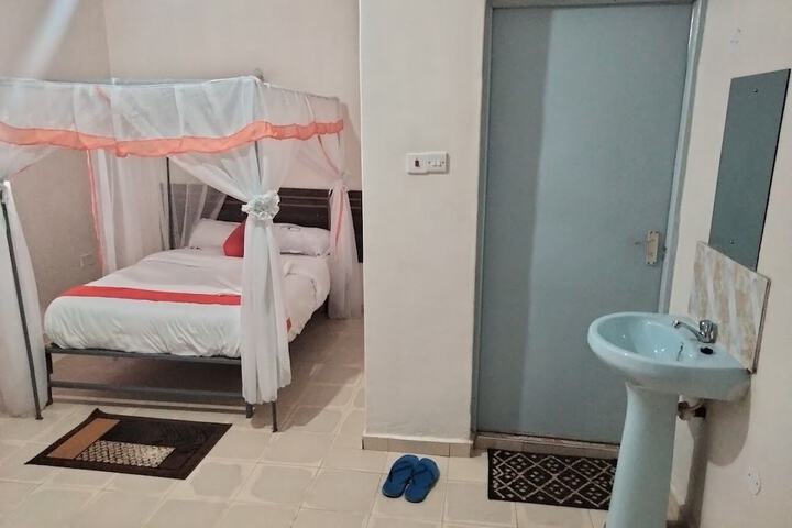 Room 14 of 36