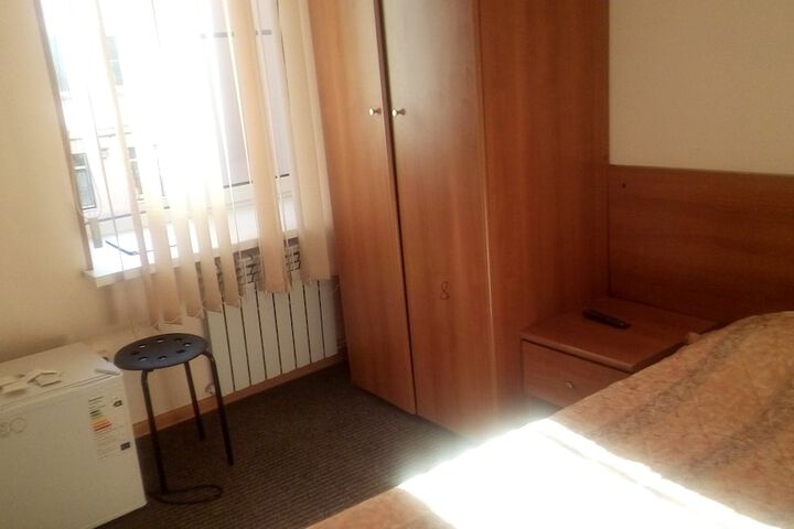 Room 8 of 14
