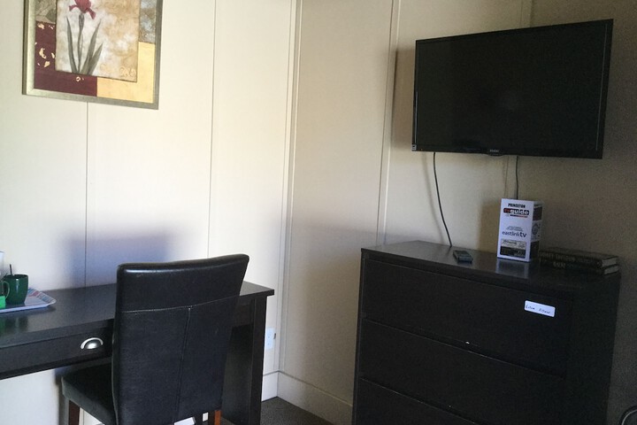 Room 14 of 80