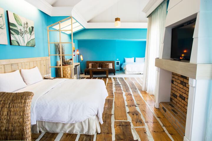 Room 10 of 20