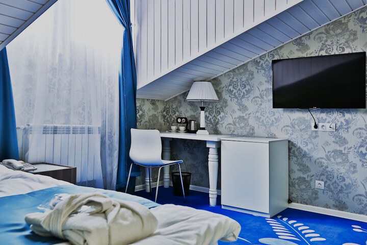 Room 11 of 49